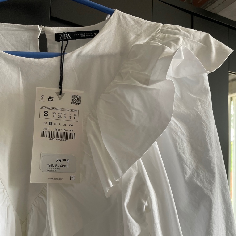 white short eyelet zara dress with ruffle trim - Picture 3 of 4